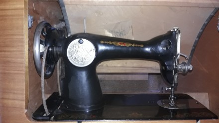 Швейная машинка   с ножным приводом 1965 в рабочем состоянии


Самовынос и са. . фото 5
