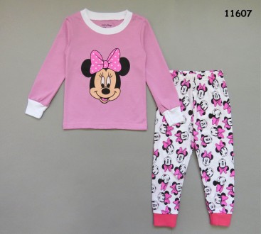 Пижама Minnie Mouse для девочки
На кофте принт с Минни. Состав: 100% хлопок.
Р. . фото 3