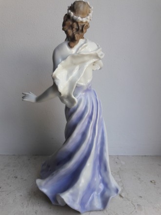 Фарфоровая статуэтка "Девушка", произведена в период c 1934 - 1956 г., на извест. . фото 4
