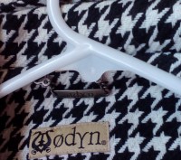 Пальто-полупальто, расцветка «птичья лапка», бренд Odyn , размер SM , идет где-т. . фото 3