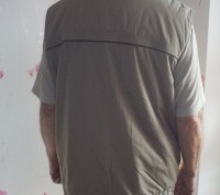 жилет мужской демисезонный, наполнитель - синтепон, подкладка - флис, можно носи. . фото 3