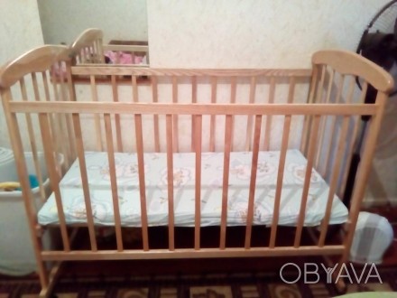 продается кроватка в хорошом состоянии ребенок мало спал в ней.кроватка на колес. . фото 1