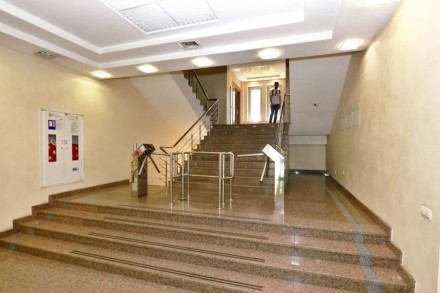 В Голосеевском районе столицы расположен современный пятиэтажный бизнес-центр. П. . фото 12