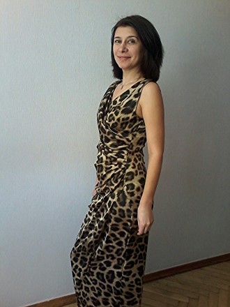 Платье из натурального шелка с ассиметричной драпировкой и запахом,принт - леопа. . фото 2