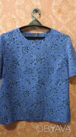 Блуза голубая с красивым цветочным рисунком_Очень нежная,женственная_Производств. . фото 1