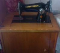 Швейная машинка класса 1-М Подольского завода с ножным приводом 1962 г.в. В нера. . фото 3