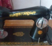 Швейная машинка класса 1-М Подольского завода с ножным приводом 1962 г.в. В нера. . фото 5