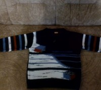 Теплый свитер для мальчика в идеальном состоянии. Основной цвет - темно-синий (а. . фото 2