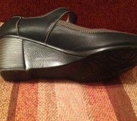 продам туфли в отличном состоянии на платформе,материал кожзам,застежка на липуч. . фото 3
