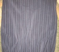 Костюм(пиджак,юбка)в хорошем состоянии темно-синего цвета в полоску.Торг.. . фото 4