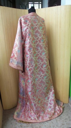 Шикарный марокканский наряд.
состоит из нижнего атласного платья и верхнего каф. . фото 4
