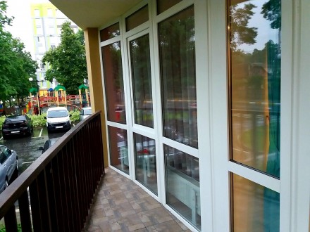 ЖК Атриум, площадь 43 м2. Хороший ремонт, красивые панорамные окна, балкон. Дом . . фото 6