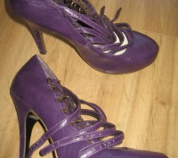 Удобнейшие фиолетовые туфли на высоком, но оооочень удобном каблуке! 
Одни из л. . фото 2