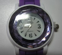 Новые фиолетовые часы
Экран всё еще под пленочкой.
Диаметр 4см. . фото 3