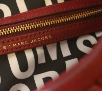 MARC BY MARC JACOBS Leola Shoulder Bag

RETAIL $498.

100% AUTHENTIC

Спок. . фото 12