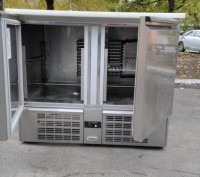 Продам холодильный стол по очень низкой цене Зануси. Температурный режим: 0 до 8. . фото 2