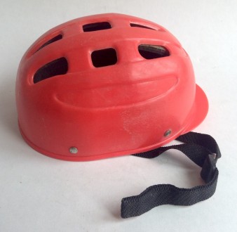 Шлем детский велосипедный защитный.
Высота 10.5 см. 
Внутренний размер 17 / 21. . фото 3