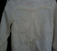 Куртка женская легкая..Цвет молочный. Размер 42-44, в хорошем состоянии. на молн. . фото 3