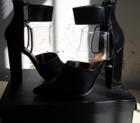 Эксклюзивные женские туфли "Shoe Cult" от Nasty Gal.
Размер US 9,5 EURO 42.
Об. . фото 9