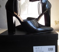 Эксклюзивные женские туфли "Shoe Cult" от Nasty Gal.
Размер US 9,5 EURO 42.
Об. . фото 8
