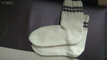 Теплые, новые носки ручной работы.
Размер и цвет разные.
Качественная и плотна. . фото 3