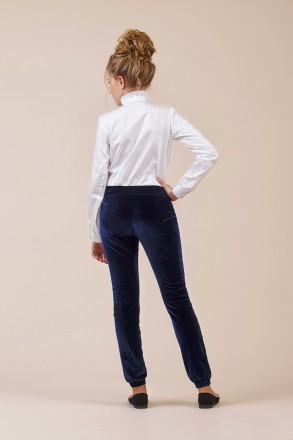 Стильные велюровые брючки для девочки в синем цвете. Нижняя часть брюк на резино. . фото 5