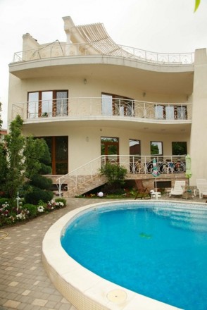 Предлагается к продаже красивый ухоженный дом с видом на море, с террасами и бас. Киевский. фото 3