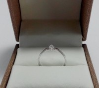 Продам золотое кольцо из белого золота с бриллиантом, размер 17.5, вес кольца 1.. . фото 2