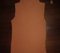 Продам маечку персикового цвета, р. 40-42. От плеча до плеча 29 см, под руками 3. . фото 2