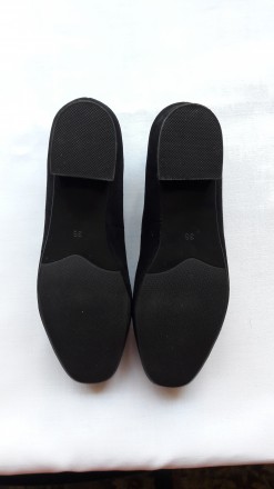 Элегантные черные из натуральной замши туфельки украсят ножку любой красавицы 38. . фото 5