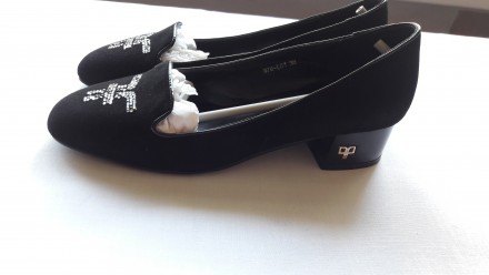 Элегантные черные из натуральной замши туфельки украсят ножку любой красавицы 38. . фото 4