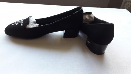 Элегантные черные из натуральной замши туфельки украсят ножку любой красавицы 38. . фото 3