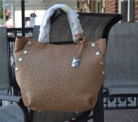 FURLA camel ostrich embossed leather 'Royal' snap shopper tote bag
Rtl $498

. . фото 8