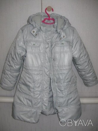 Зима пальто легкое и теплое, на рукавах есть манжеты, также на капюшоны и сбоку . . фото 1