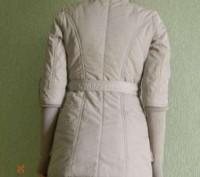 сенне-весенняя куртка,есть капюшон,плечи-38 см,,грудь-45 см,талия-40 см,бедра-45. . фото 3