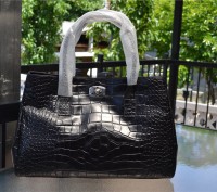 Furla black croc embossed leather 'New Appaloosa' shopper tote

Классическая и. . фото 2