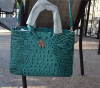 Furlа turquoise croc embossed leather 'Practica' shopper

Милейшая, женственна. . фото 6