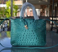 Furlа turquoise croc embossed leather 'Practica' shopper

Милейшая, женственна. . фото 2