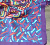 MISSONI 100% AUTHENTIC SILK SCARF

MADE IN ITALY

Retail Price: $200.00

Э. . фото 3