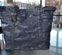 Furla Fortuny Snake Embossed Leather Shopper Tote Handbag
retail : $478

Заме. . фото 4