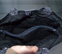 Furla Fortuny Snake Embossed Leather Shopper Tote Handbag
retail : $478

Заме. . фото 6