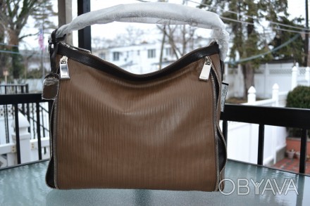 Furla caramel textured leather Amazzonе zip hobo
Retail: $598.00

Знаменитая . . фото 1