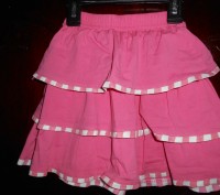 Розовая в оборку юбка,на 4 года ,в отличном состоянии,куплена в США
замеры:длин. . фото 2