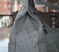 FURLA Birch Gray ostrich-embossed Leather Piper Tote/Crossbody Bag

retail : $. . фото 6