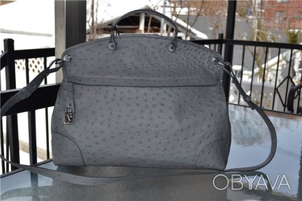 FURLA Birch Gray ostrich-embossed Leather Piper Tote/Crossbody Bag

retail : $. . фото 1