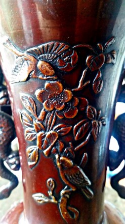 Продам китайскую вазу, покрытая вишнёвым патинолаком.

Сделана: 1904-1905 года. . фото 5