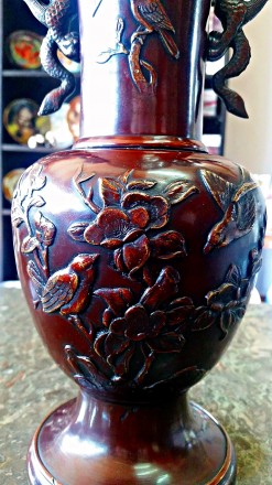 Продам китайскую вазу, покрытая вишнёвым патинолаком.

Сделана: 1904-1905 года. . фото 4