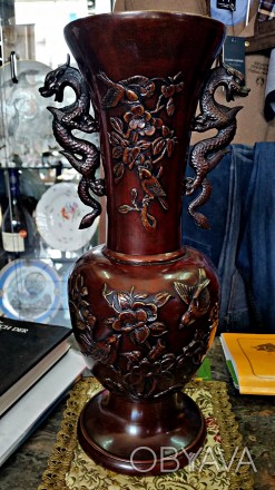 Продам китайскую вазу, покрытая вишнёвым патинолаком.

Сделана: 1904-1905 года. . фото 1
