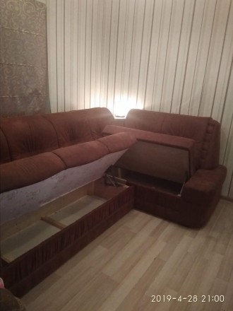 Продам большой раскладной диван. На фото находится в комнате 12кв.м. В большей к. . фото 4