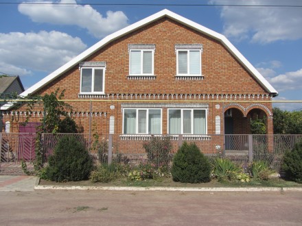 Продам большой, двухэтажный дом площадью 190 м2 со свежим евро ремонтом в селе Г. . фото 3